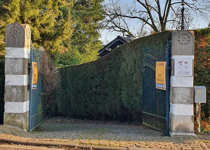 Le Chateau Blanc Couette-café