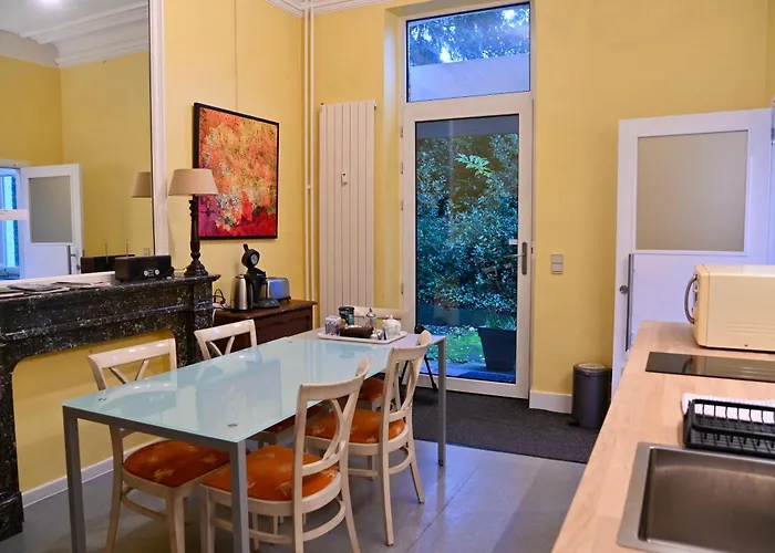 Le Chateau Blanc Couette-café